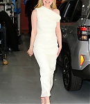 dakotafanningdaily-outsidelivewithkellyandmarknyc-03.jpg