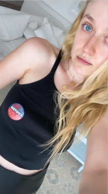 dakotafanningdaily-personalphotos6-006.png