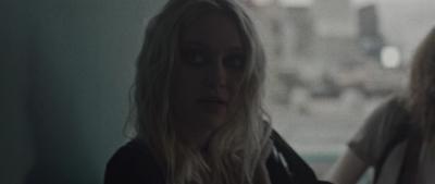 dakotafanningdaily-vienaandthefantomes-00154.jpg