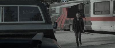 dakotafanningdaily-vienaandthefantomes-02064.jpg