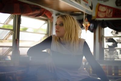 dakotafanningdaily-vienaandthefantomes-promotionalstills-003.jpg