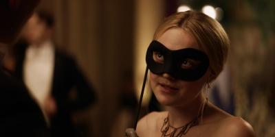 dakotafanningdaily-gildedcage-0320.jpg