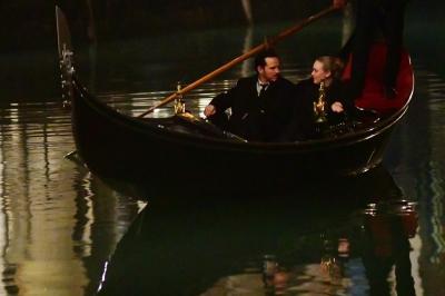 dakotafanningdaily-onsetinvenice-020.jpg