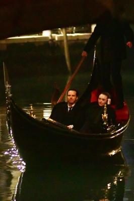 dakotafanningdaily-onsetinvenice-035.jpg