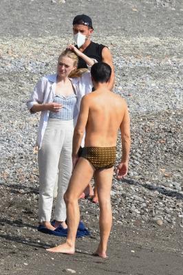 dakotafanningdaily-ripley-onsetoct20-012.jpg
