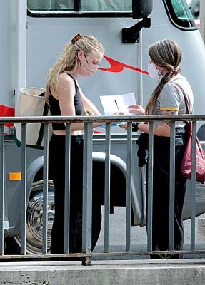 dakotafanningdaily-ripley-onsetsep15-007.jpg
