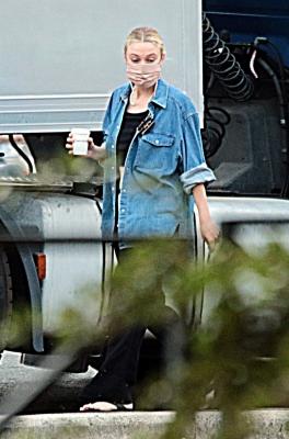 dakotafanningdaily-ripley-onsetsep15-010.jpg
