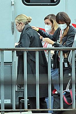 dakotafanningdaily-ripley-onsetsep15-013.jpg