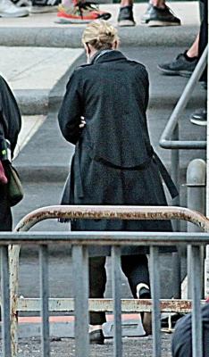 dakotafanningdaily-ripley-onsetsep15-018.jpg