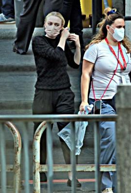 dakotafanningdaily-ripley-onsetsep15-034.jpg