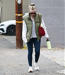 dakotafanningdaily-outandaboutinlosangeles-005.jpg