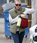 dakotafanningdaily-outandaboutinlosangeles-039.jpg