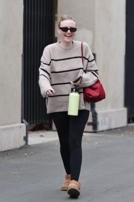 dakotafanningdaily-leavingaworkoutclass-007.jpg