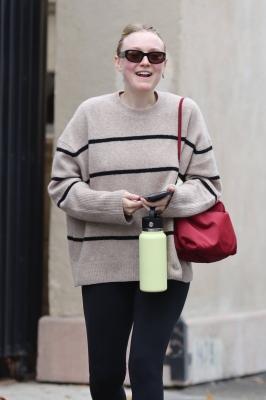 dakotafanningdaily-leavingaworkoutclass-008.jpg