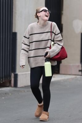 dakotafanningdaily-leavingaworkoutclass-037.jpg