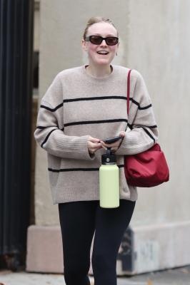 dakotafanningdaily-leavingaworkoutclass-041.jpg